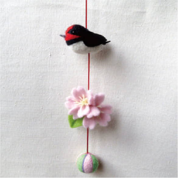 ツバメと桜、鞠の吊るし飾り